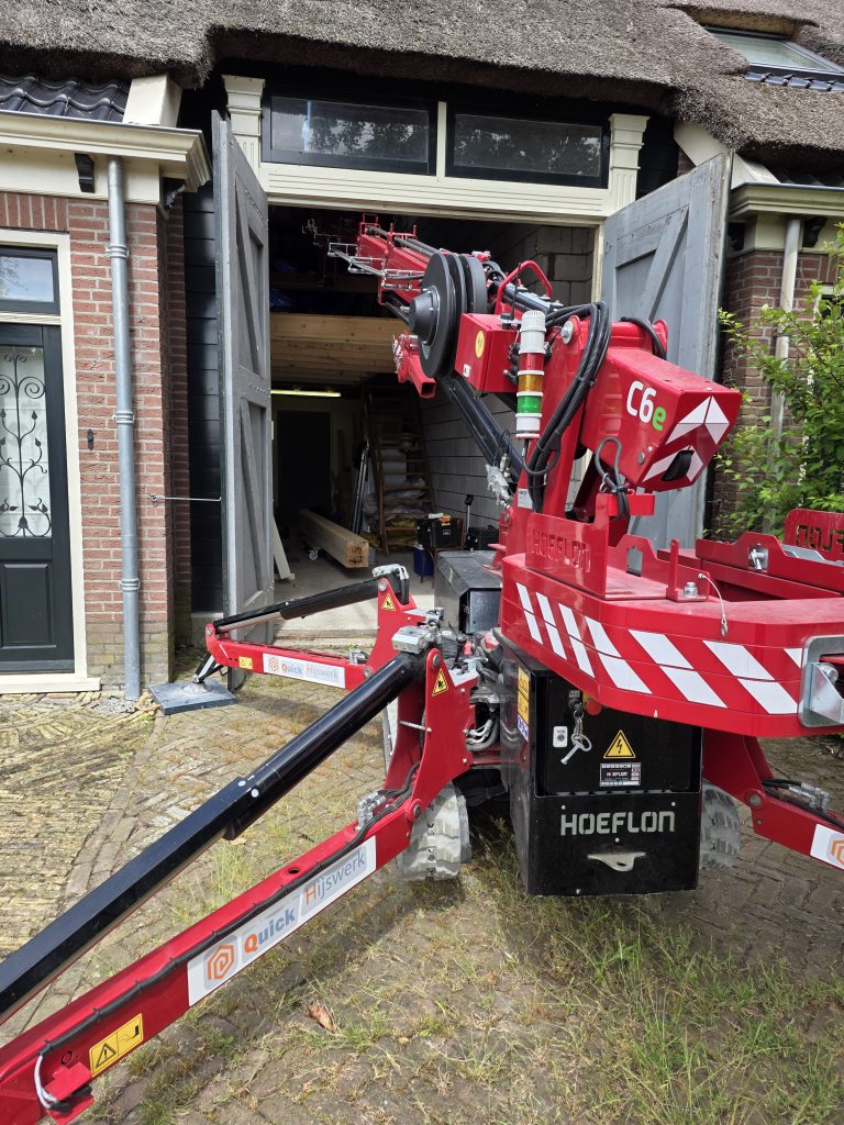 Draagbalk binnen op zijn plek